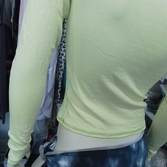 BDG Lemon Green Long Sleeve Turtleneck  Fitted Jersey Knit Large Top NEW - Picture 9 of 16